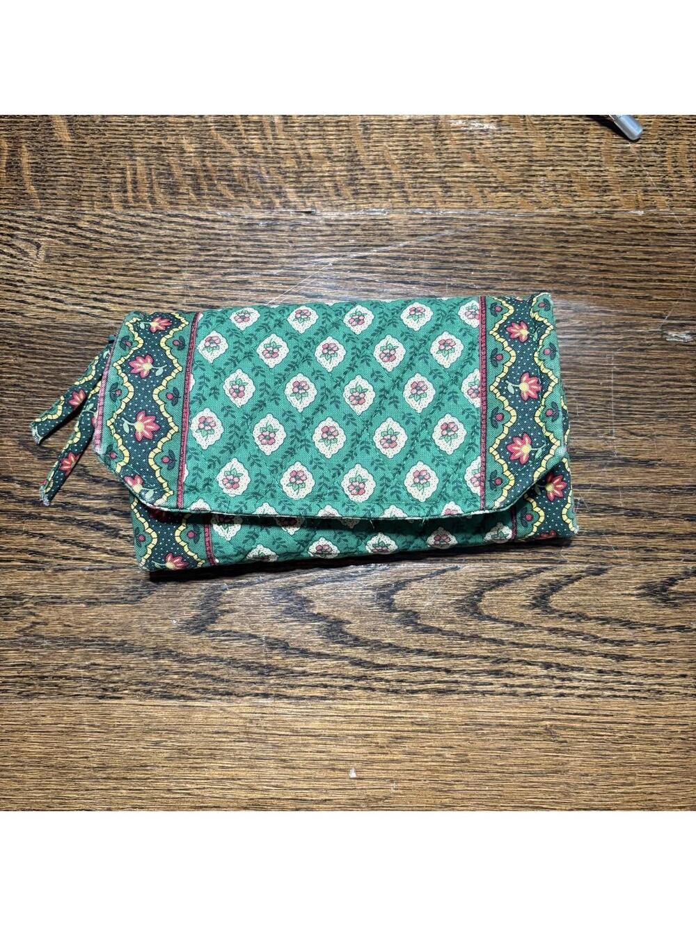 Vintage 80s 90s grandmacore Vera Bradley "Calico Green" quilted checkbook wallet